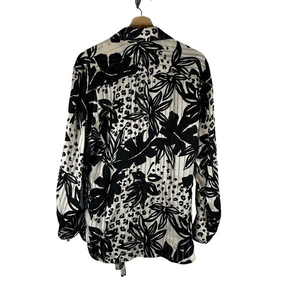 Silk Black and White Monochromatic Floral Botton Up Blouse Womens Size 6 Flowy - Picture 14 of 16